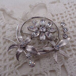 Vintage KREMENTZ Clear RHINESTONE Silver Tone FLOWER BROOCH